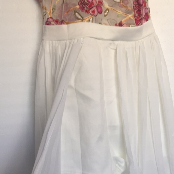 ELEGANT SEXY EMBROIDERED ROMPER SIZE LARGE 12US - Picture 6 of 7